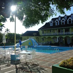  Apartment 6 Jamaica