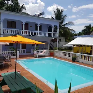 Apartment Almond Tree &, Ocho Rios